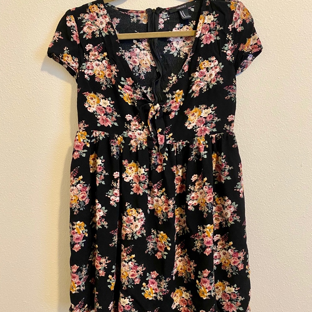 💐 FOREVER 21 FLORAL DRESS 💐